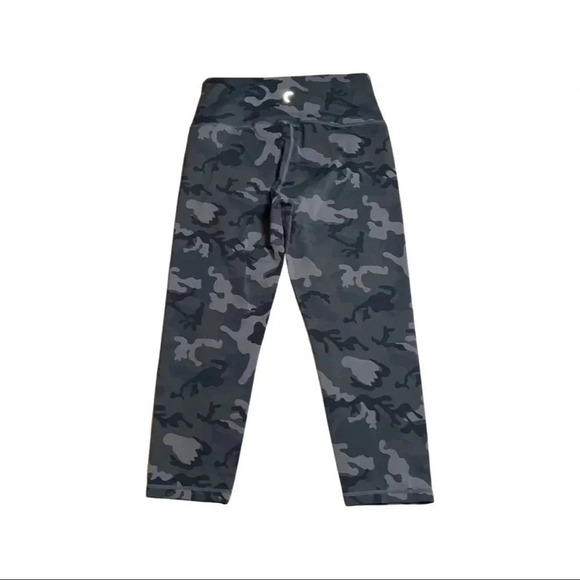 Zyia Forest Camo Luxe Hi-Rise Capri 20" Size 6-8 - Picture 6 of 6
